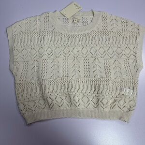 Cream crochet top size M NWT Elan cropped